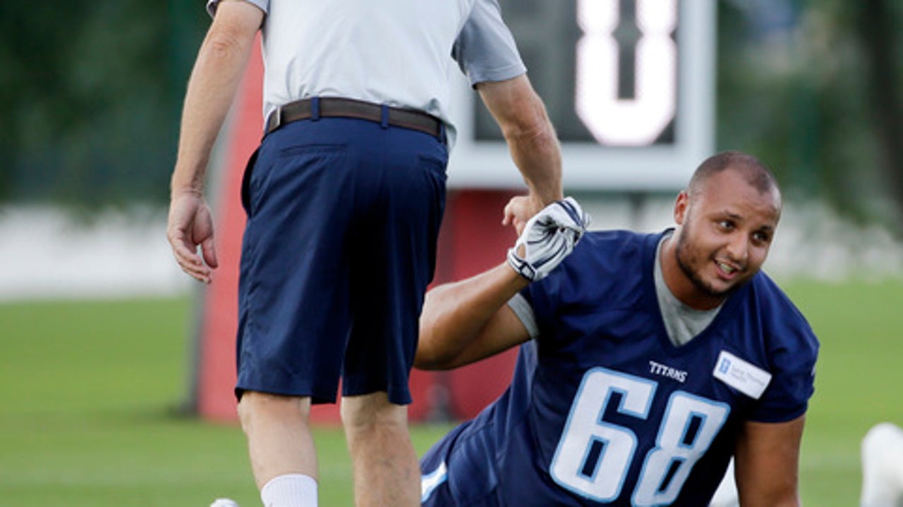 Titans open minicamp with big thud from RB Derrick Henry